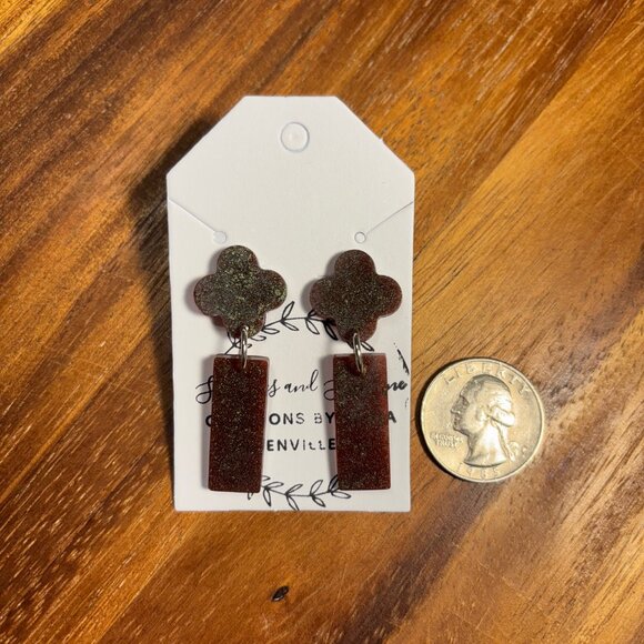 Shimmering Brown Clover Earrings - Picture 1 of 1